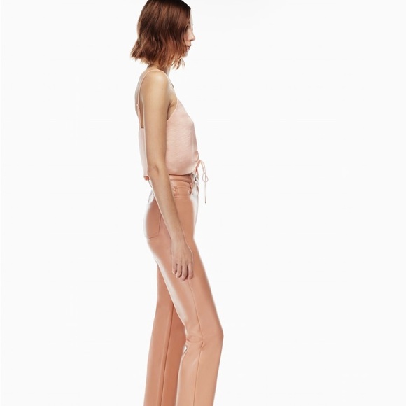 NWT Aritzia Wilfred Verso Crop Camisole in Coral Blush - Picture 3 of 6